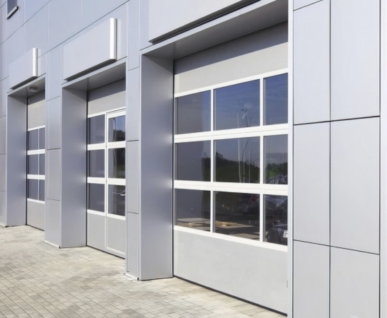 Панорамные ворота Алютех Alutrend в Тбилисской