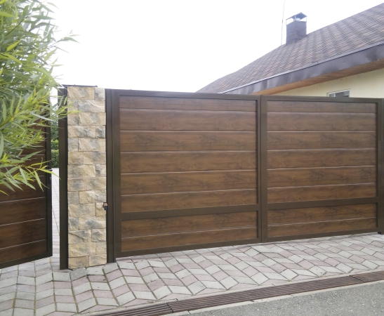 Распашные ворота в Тбилисской